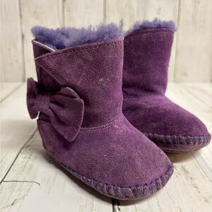 UGG Baby Cabby booties in purple suede with a bow detail Infant Size 2